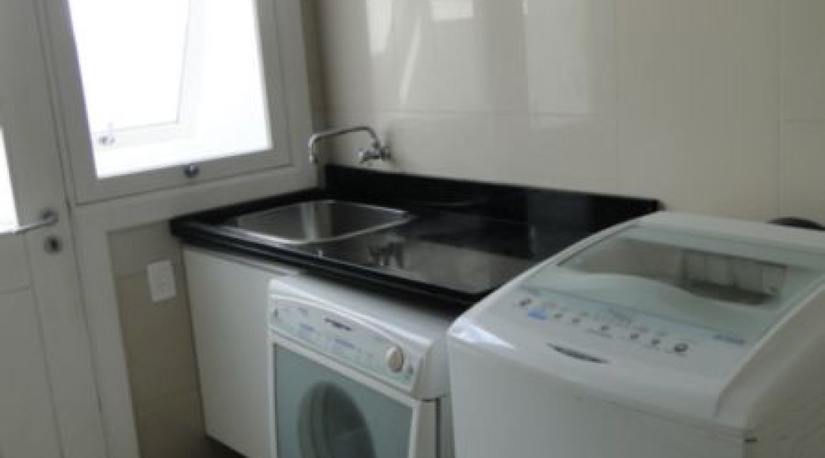 Casa em Condomínio à venda com 472m², 4 dormitórios, 3 suítes, 2 vagas, no bairro Terra Ville em PORTO ALEGRE