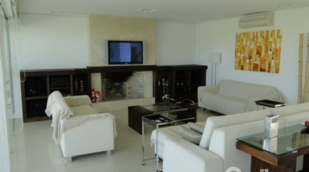 Casa em Condomínio à venda com 472m², 4 dormitórios, 3 suítes, 2 vagas, no bairro Terra Ville em PORTO ALEGRE