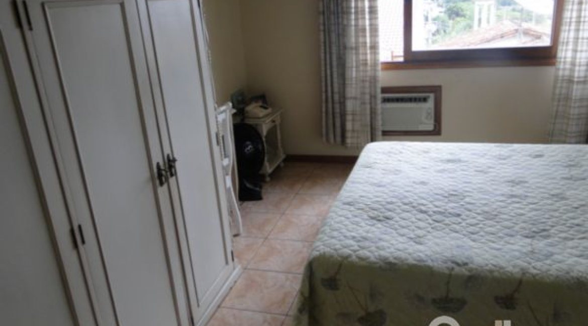 Casa à venda com 164m², 3 dormitórios, 2 suítes, 2 vagas, no bairro Espírito Santo em Porto Alegre