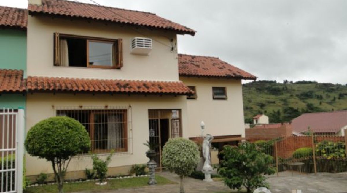 Casa à venda com 164m², 3 dormitórios, 2 suítes, 2 vagas, no bairro Espírito Santo em Porto Alegre