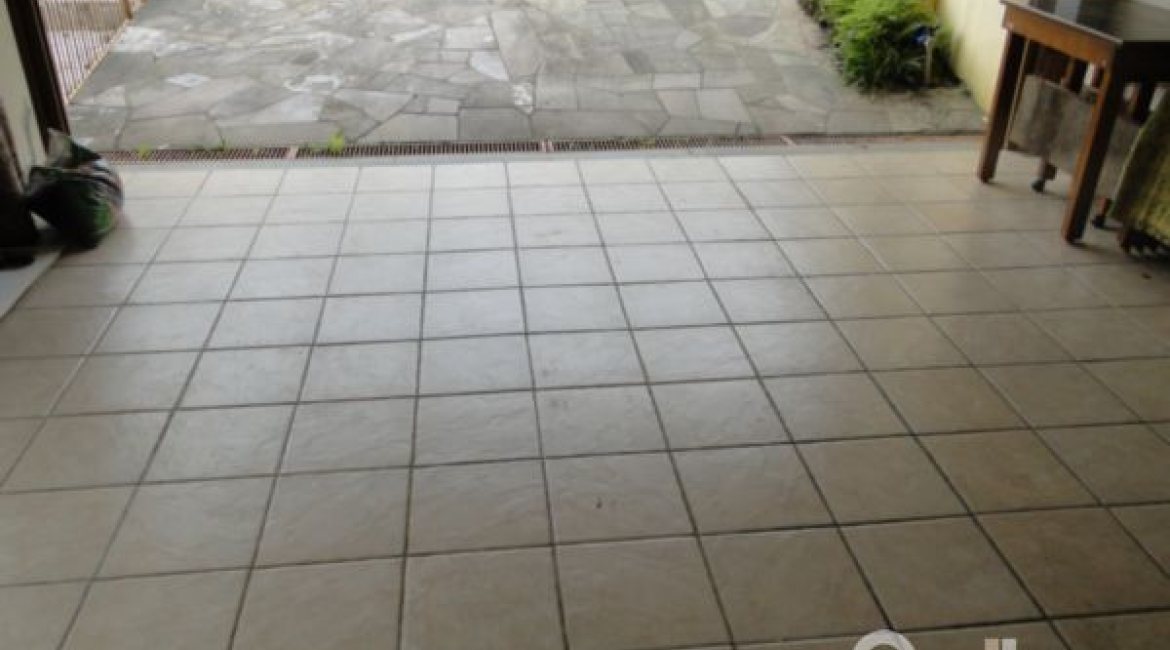 Casa à venda com 164m², 3 dormitórios, 2 suítes, 2 vagas, no bairro Espírito Santo em Porto Alegre