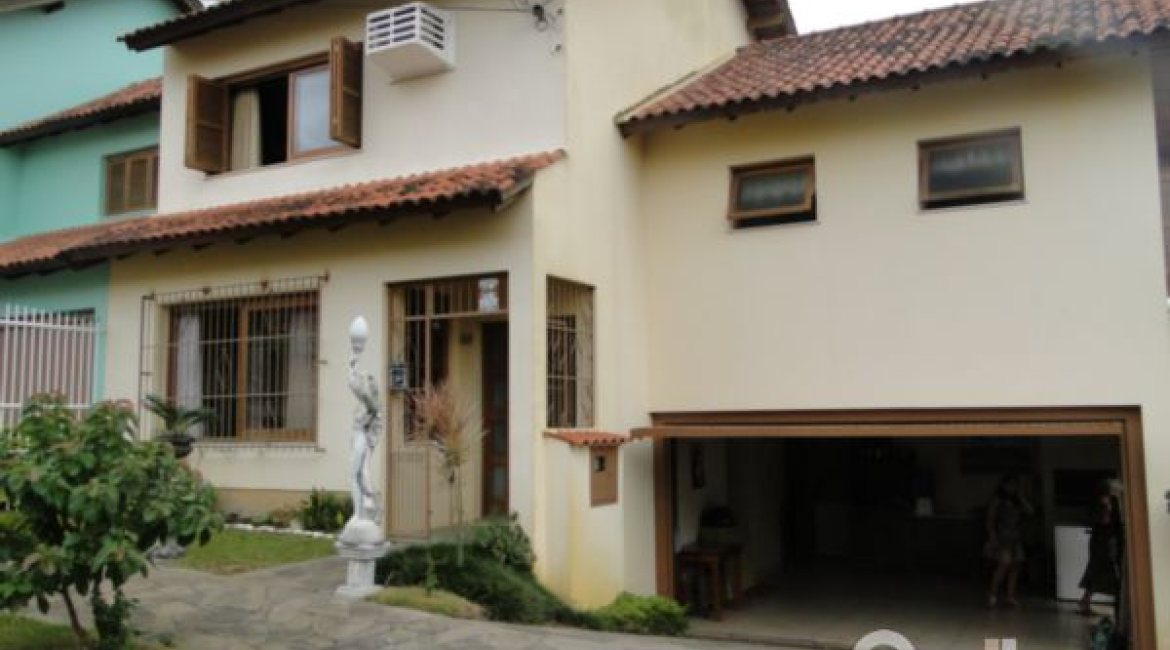 Casa à venda com 164m², 3 dormitórios, 2 suítes, 2 vagas, no bairro Espírito Santo em Porto Alegre