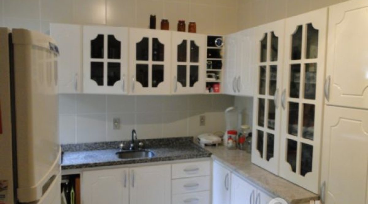 Casa à venda com 164m², 3 dormitórios, 2 suítes, 2 vagas, no bairro Espírito Santo em Porto Alegre