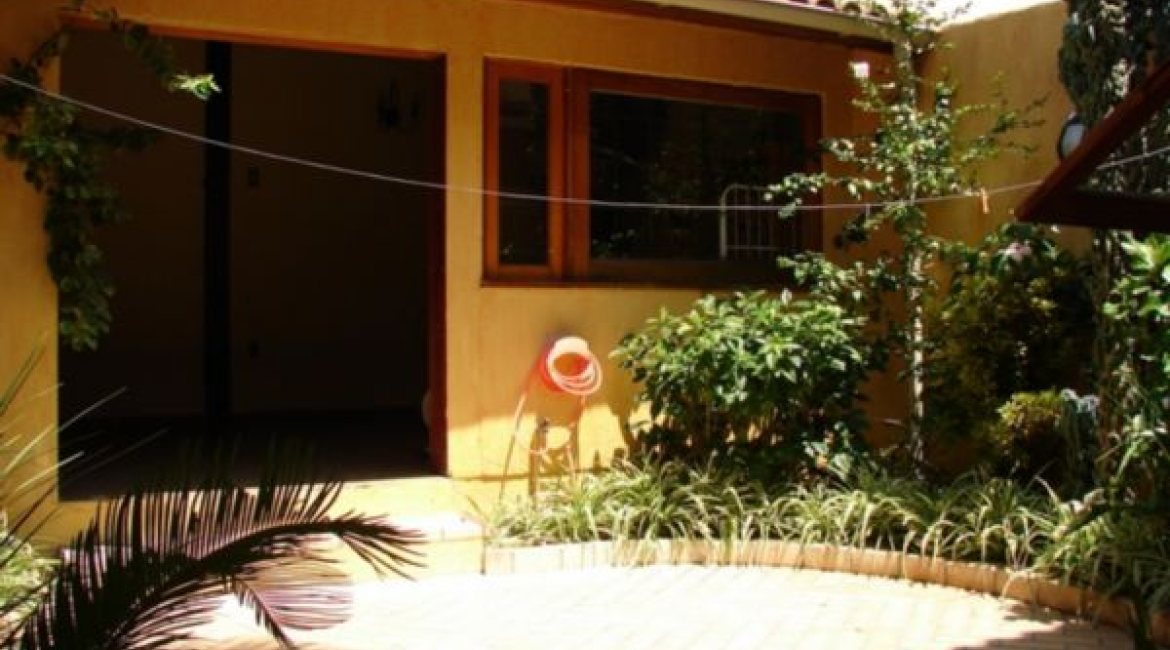 Casa em Condomínio à venda com 278m², 3 dormitórios, 1 suíte, 3 vagas, no bairro Tristeza em Porto Alegre