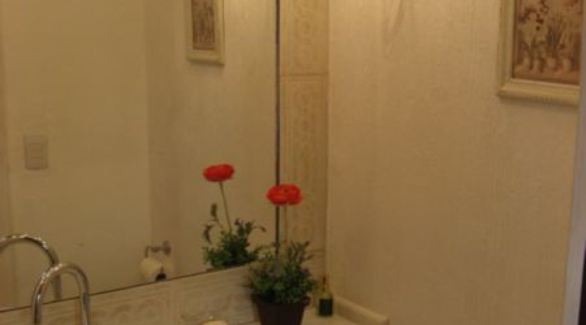 Casa em Condomínio à venda com 278m², 3 dormitórios, 1 suíte, 3 vagas, no bairro Tristeza em Porto Alegre