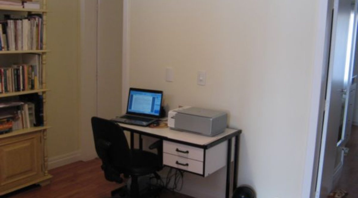 Casa em Condomínio à venda com 278m², 3 dormitórios, 1 suíte, 3 vagas, no bairro Tristeza em Porto Alegre