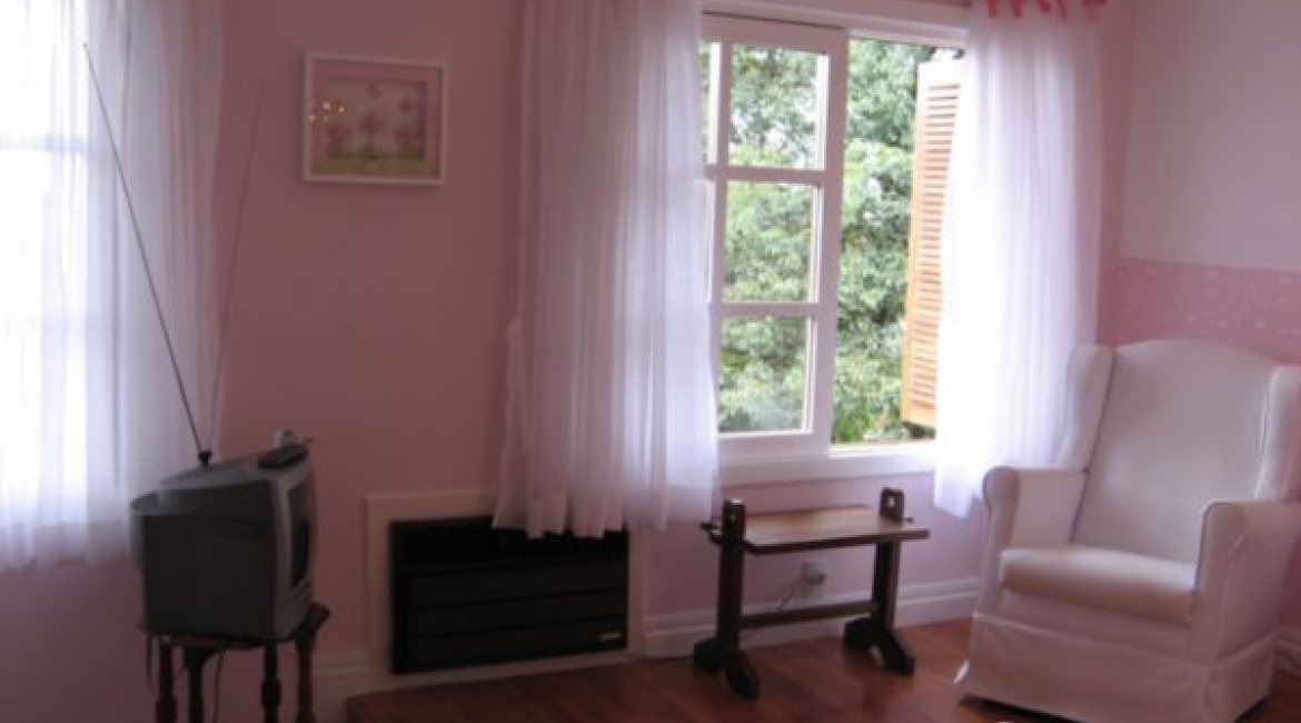 Casa em Condomínio à venda com 278m², 3 dormitórios, 1 suíte, 3 vagas, no bairro Tristeza em Porto Alegre