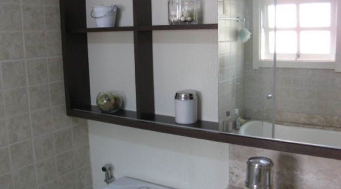 Casa em Condomínio à venda com 278m², 3 dormitórios, 1 suíte, 3 vagas, no bairro Tristeza em Porto Alegre