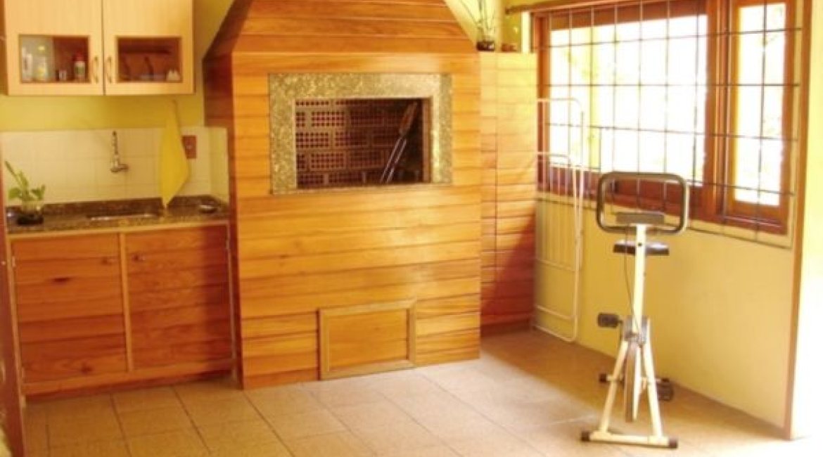 Casa em Condomínio à venda com 278m², 3 dormitórios, 1 suíte, 3 vagas, no bairro Tristeza em Porto Alegre