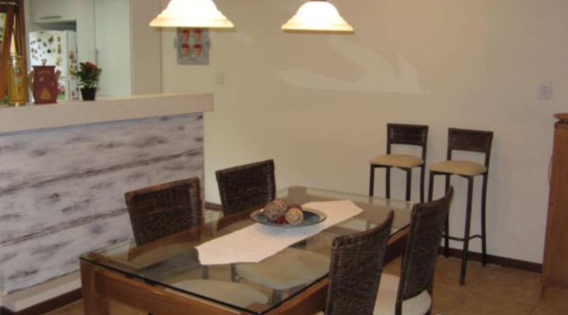 Casa em Condomínio à venda com 278m², 3 dormitórios, 1 suíte, 3 vagas, no bairro Tristeza em Porto Alegre