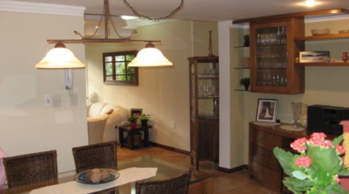 Casa em Condomínio à venda com 278m², 3 dormitórios, 1 suíte, 3 vagas, no bairro Tristeza em Porto Alegre