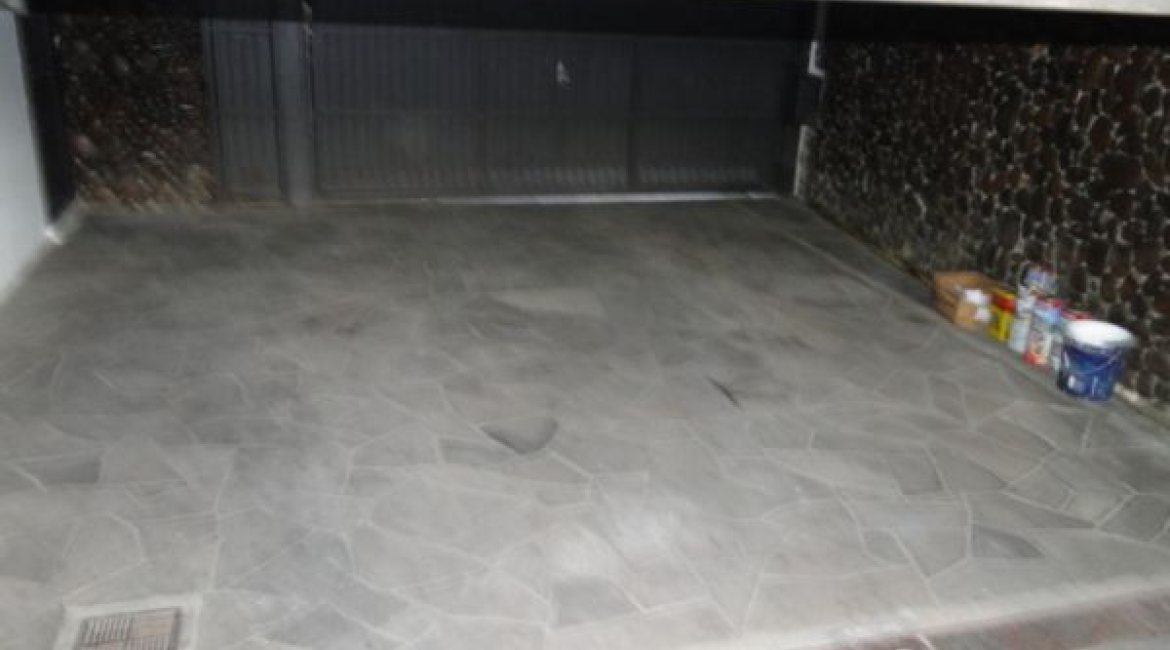 Casa à venda com 580m², 3 dormitórios, 1 suíte, 4 vagas, no bairro Menino Deus em Porto Alegre