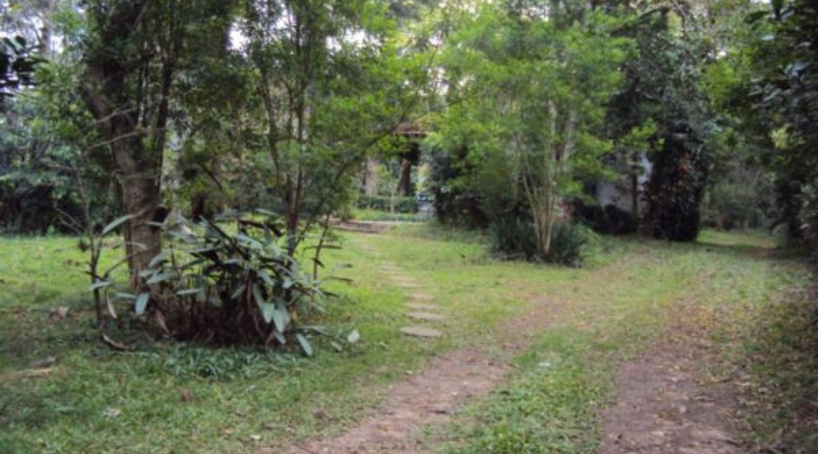 Terreno à venda com 4452m², no bairro Jardim Isabel em Porto Alegre