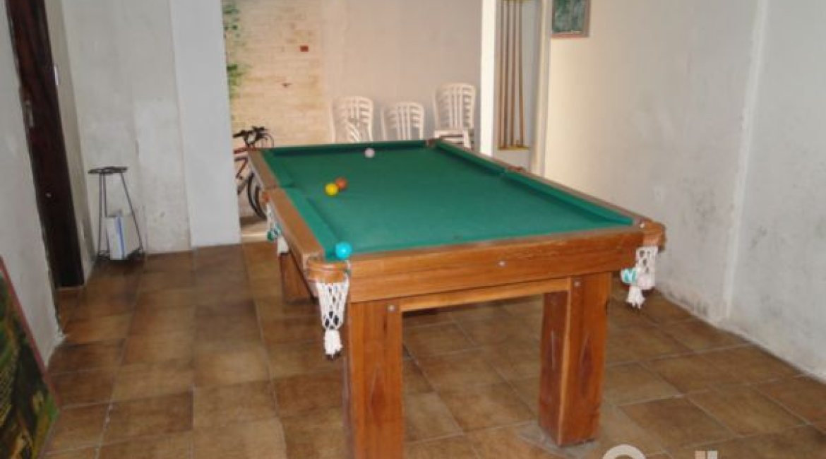 Casa à venda com 420m², 4 dormitórios, 1 suíte, 3 vagas, no bairro Vila Assunção em Porto Alegre