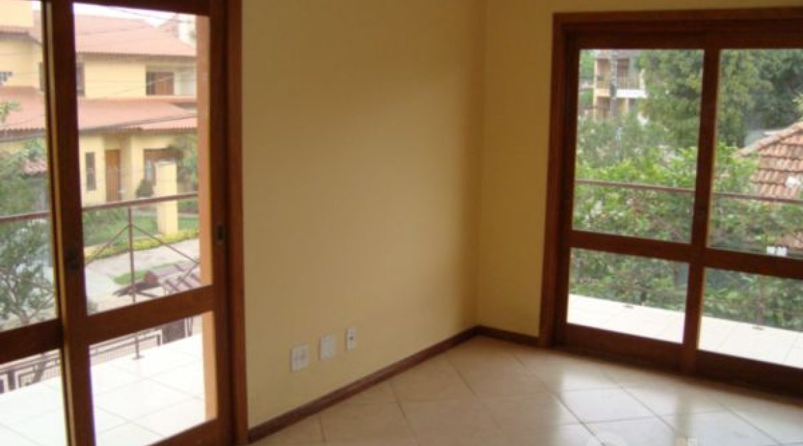 Casa em Condomínio à venda com 145m², 3 dormitórios, 1 suíte, 2 vagas, no bairro Nonoai em Porto Alegre