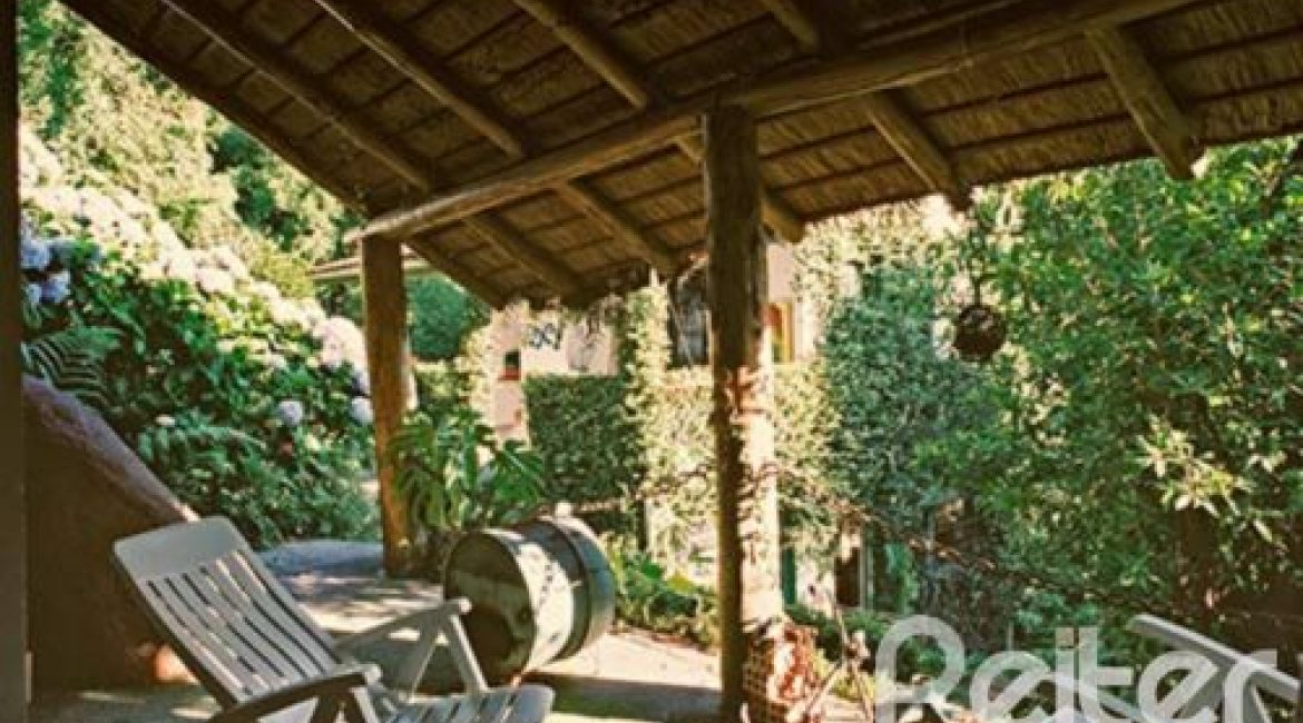 Casa à venda com 250m², 3 dormitórios, 3 suítes, 2 vagas, no bairro Sétimo Céu em Porto Alegre