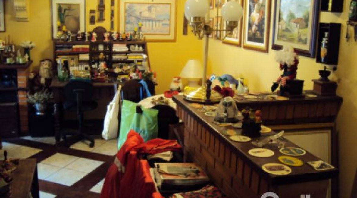 Casa à venda com 600m², 4 dormitórios, 17 vagas, no bairro Vila Assunção em Porto Alegre