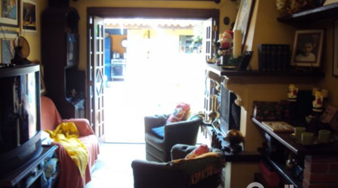 Casa à venda com 600m², 4 dormitórios, 17 vagas, no bairro Vila Assunção em Porto Alegre