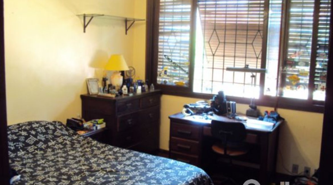 Casa à venda com 600m², 4 dormitórios, 17 vagas, no bairro Vila Assunção em Porto Alegre