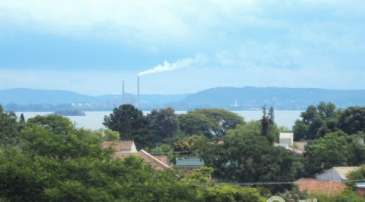 Casa à venda com 600m², 4 dormitórios, 17 vagas, no bairro Vila Assunção em Porto Alegre