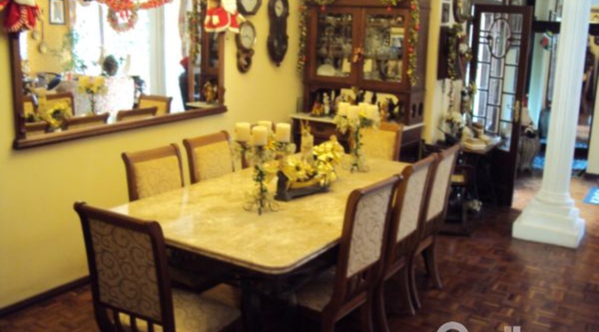 Casa à venda com 600m², 4 dormitórios, 17 vagas, no bairro Vila Assunção em Porto Alegre