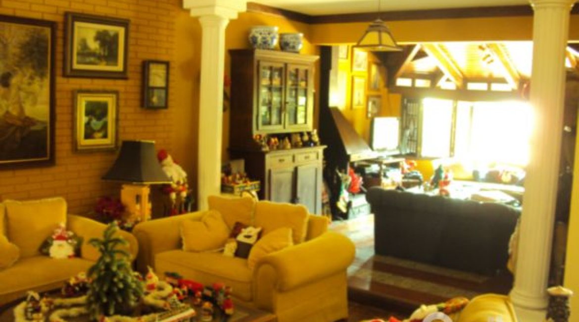 Casa à venda com 600m², 4 dormitórios, 17 vagas, no bairro Vila Assunção em Porto Alegre