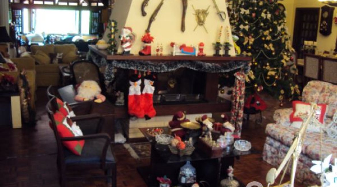 Casa à venda com 600m², 4 dormitórios, 17 vagas, no bairro Vila Assunção em Porto Alegre