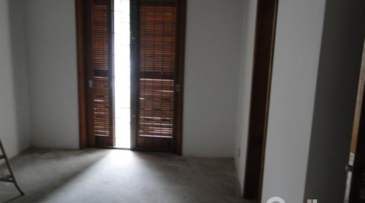 Casa à venda com 530m², 7 dormitórios, 5 suítes, 2 vagas, no bairro Jardim Isabel em Porto Alegre