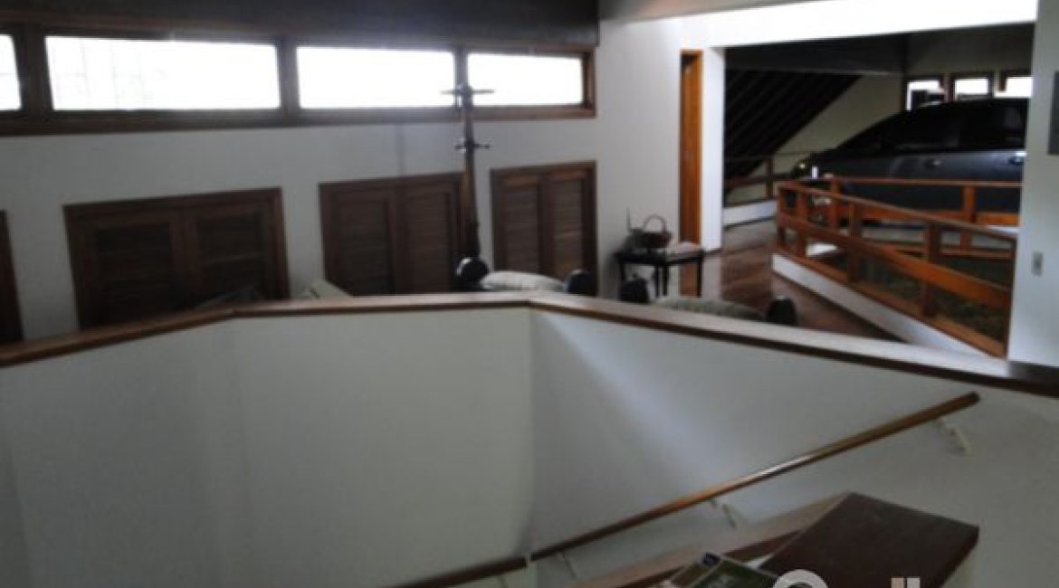 Casa à venda com 530m², 7 dormitórios, 5 suítes, 2 vagas, no bairro Jardim Isabel em Porto Alegre