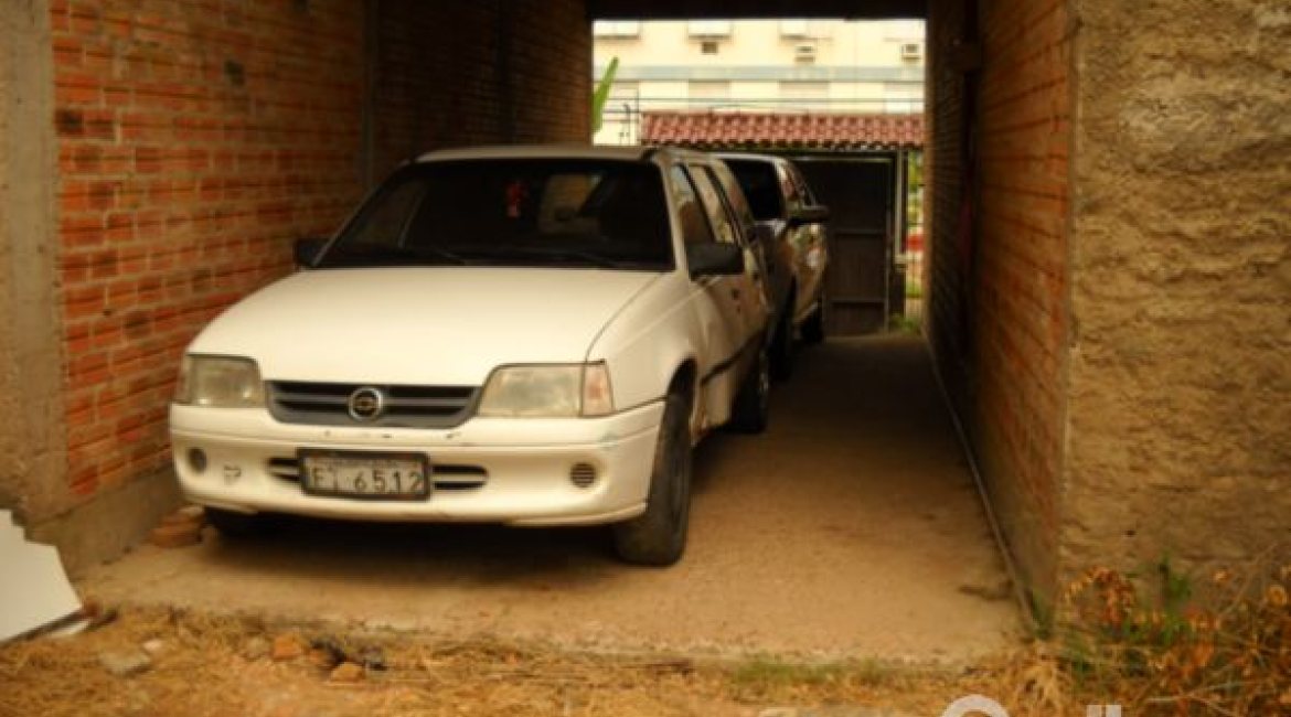 Terreno à venda com 72m², 3 vagas, no bairro Cristal em Porto Alegre