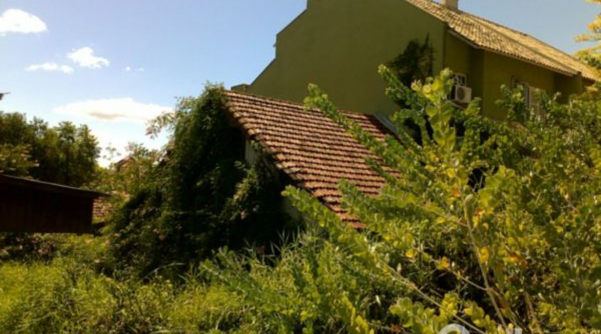 Terreno à venda com 609m², no bairro Tristeza em Porto Alegre