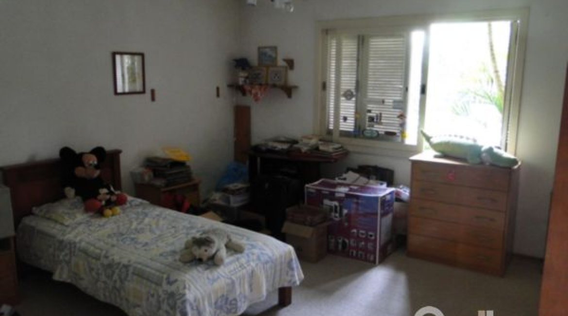 Casa à venda com 367m², 4 dormitórios, 2 suítes, 4 vagas, no bairro Jardim Isabel em Porto Alegre