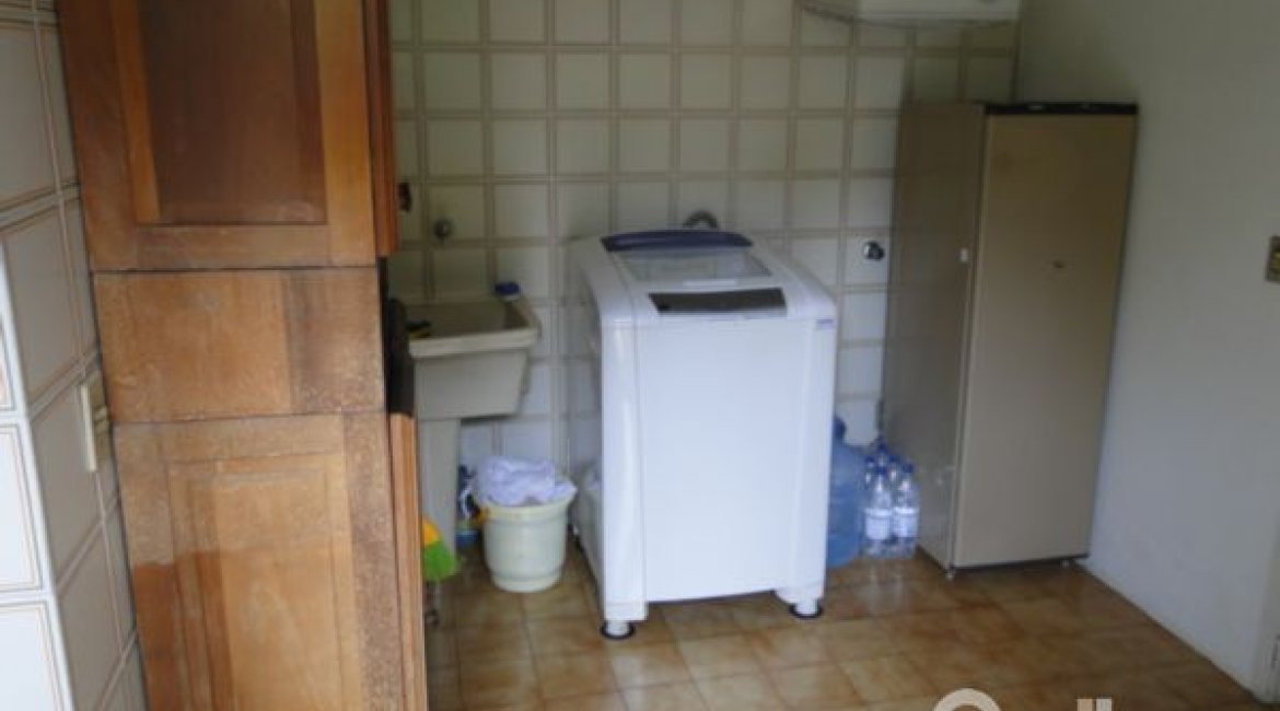 Casa à venda com 367m², 4 dormitórios, 2 suítes, 4 vagas, no bairro Jardim Isabel em Porto Alegre