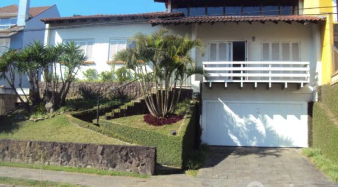 Casa à venda com 367m², 4 dormitórios, 2 suítes, 4 vagas, no bairro Jardim Isabel em Porto Alegre