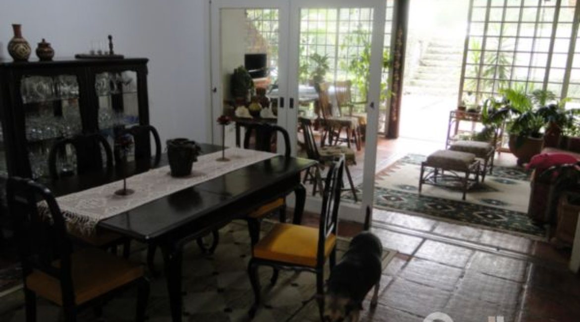 Casa à venda com 367m², 4 dormitórios, 2 suítes, 4 vagas, no bairro Jardim Isabel em Porto Alegre