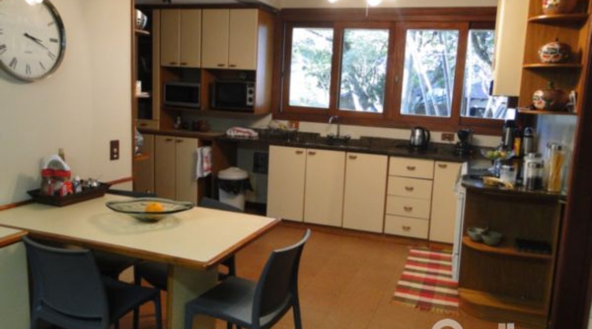 Casa em Condomínio à venda com 1350m², 7 dormitórios, 5 suítes, 4 vagas, no bairro Cavalhada em PORTO ALEGRE