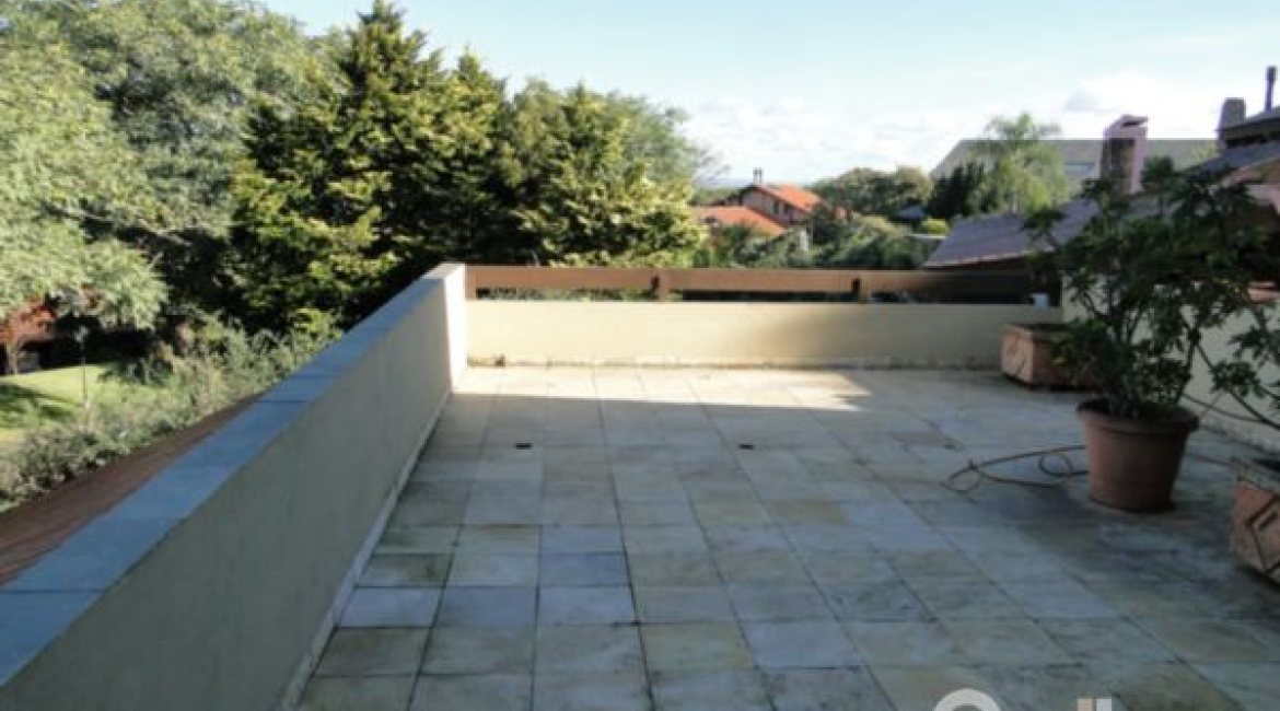 Casa em Condomínio à venda com 1350m², 7 dormitórios, 5 suítes, 4 vagas, no bairro Cavalhada em PORTO ALEGRE