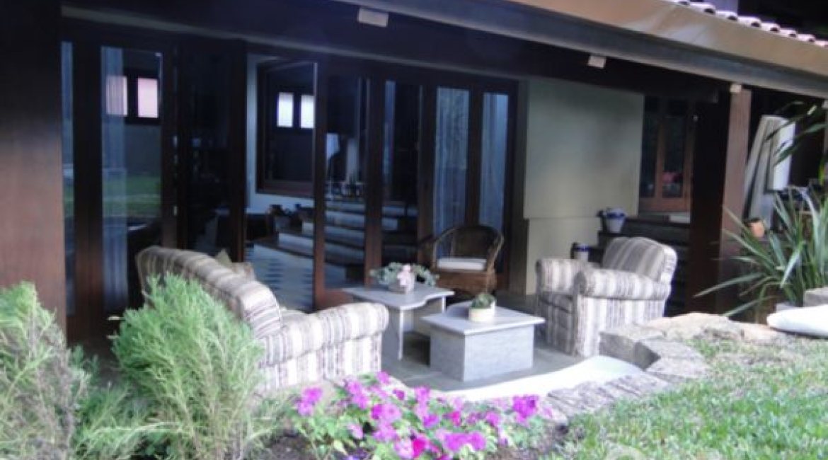 Casa em Condomínio à venda com 1350m², 7 dormitórios, 5 suítes, 4 vagas, no bairro Cavalhada em PORTO ALEGRE