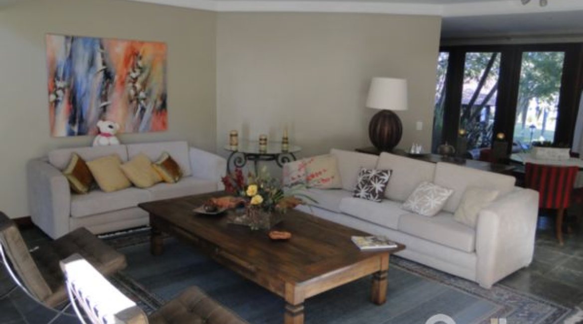 Casa em Condomínio à venda com 1350m², 7 dormitórios, 5 suítes, 4 vagas, no bairro Cavalhada em PORTO ALEGRE