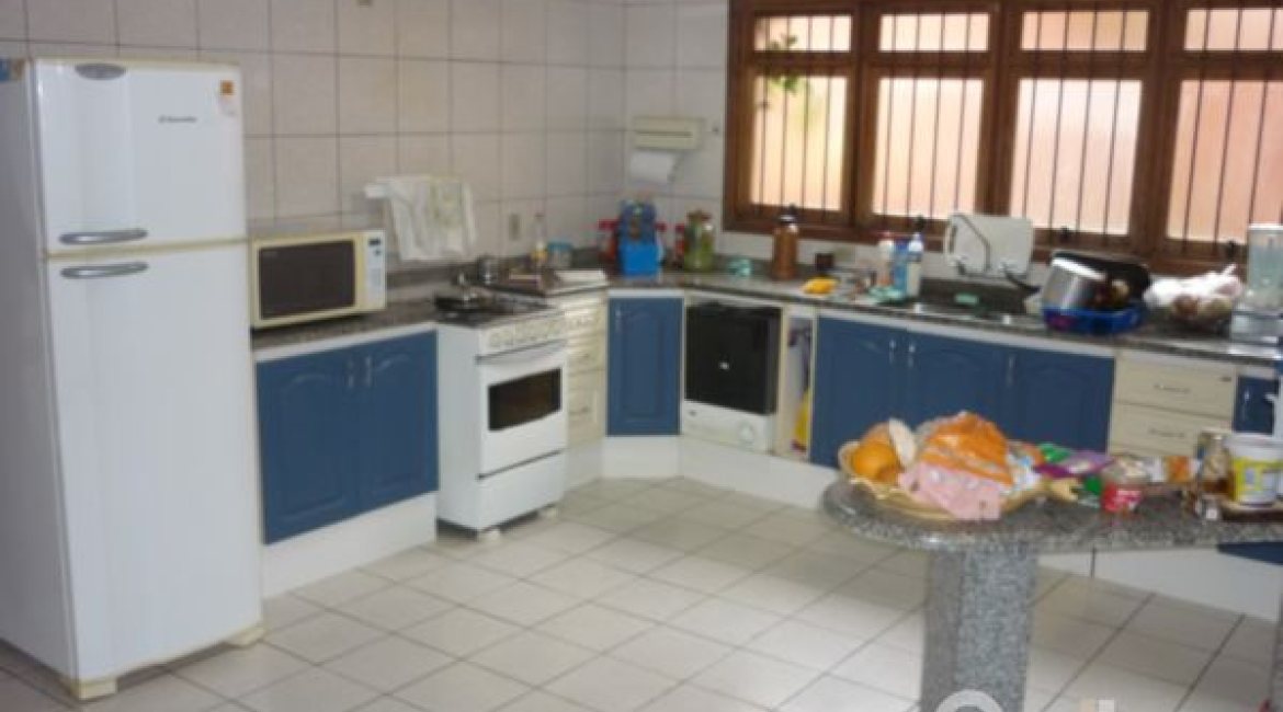 Casa à venda com 580m², 4 dormitórios, 4 suítes, 2 vagas, no bairro Jardim Isabel em Porto Alegre