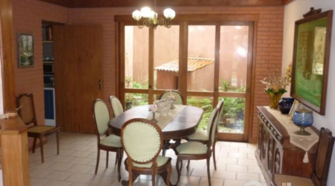 Casa à venda com 580m², 4 dormitórios, 4 suítes, 2 vagas, no bairro Jardim Isabel em Porto Alegre