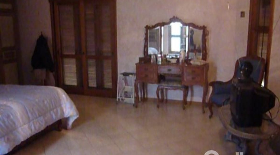 Casa à venda com 580m², 4 dormitórios, 4 suítes, 2 vagas, no bairro Jardim Isabel em Porto Alegre