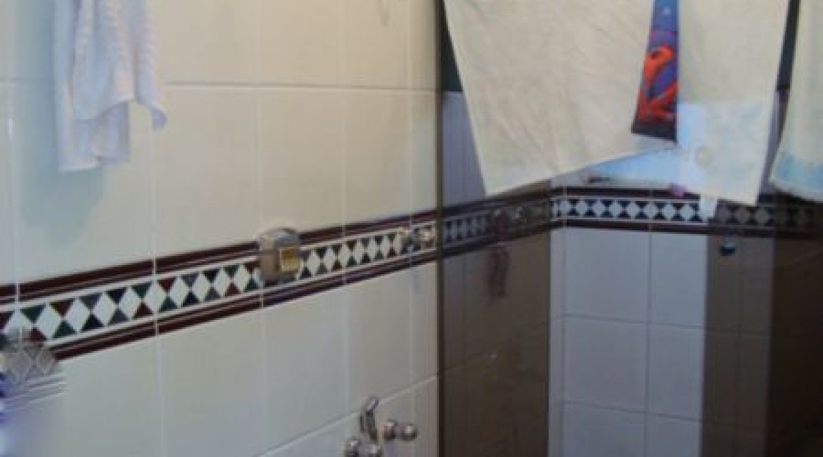 Casa à venda com 520m², 4 dormitórios, 1 suíte, 3 vagas, no bairro Tristeza em Porto Alegre