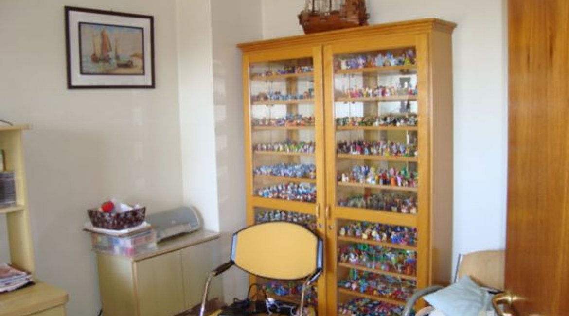 Casa à venda com 520m², 4 dormitórios, 1 suíte, 3 vagas, no bairro Tristeza em Porto Alegre