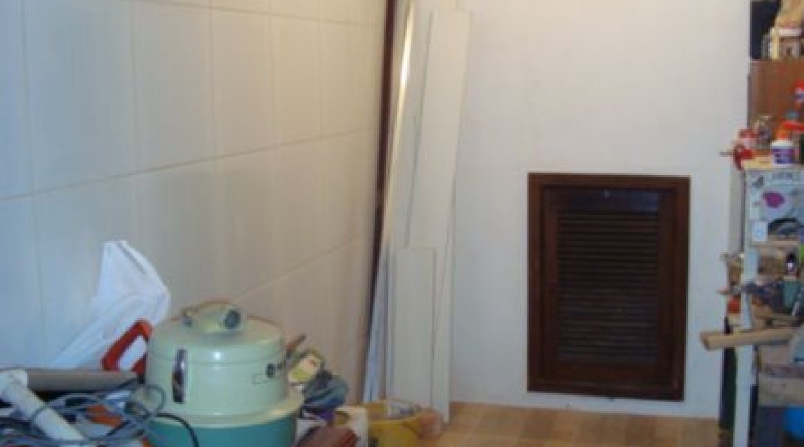 Casa à venda com 520m², 4 dormitórios, 1 suíte, 3 vagas, no bairro Tristeza em Porto Alegre