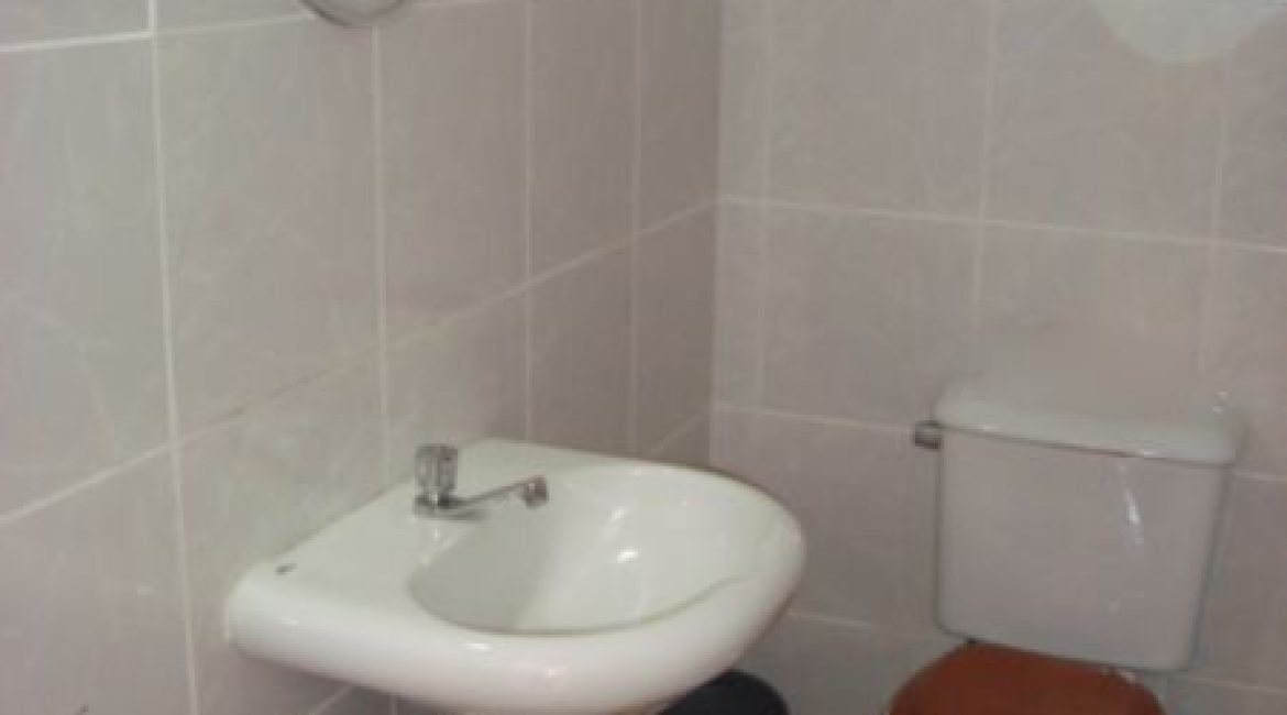 Casa à venda com 520m², 4 dormitórios, 1 suíte, 3 vagas, no bairro Tristeza em Porto Alegre