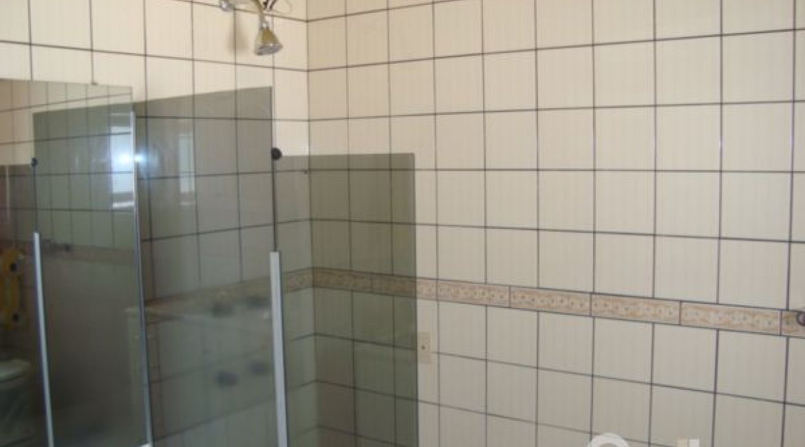 Casa à venda com 280m², 3 dormitórios, 1 suíte, 2 vagas, no bairro Tristeza em Porto Alegre