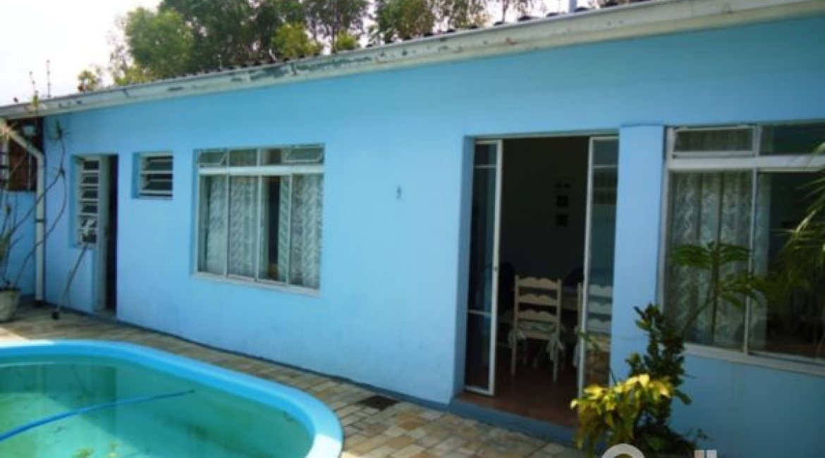 Casa à venda com 181m², 3 dormitórios, 1 suíte, 4 vagas, no bairro Ipanema em Porto Alegre