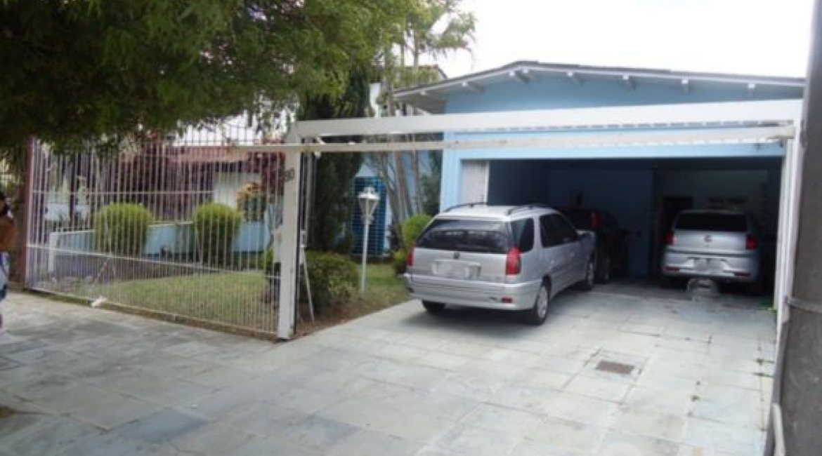 Casa à venda com 181m², 3 dormitórios, 1 suíte, 4 vagas, no bairro Ipanema em Porto Alegre