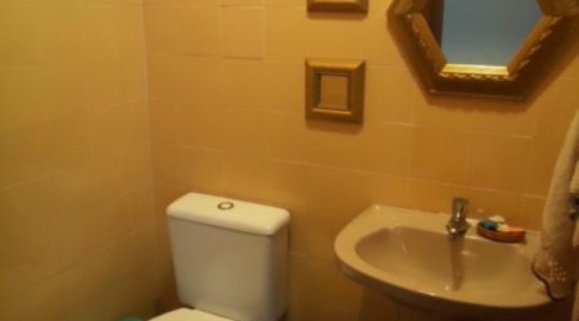 Casa à venda com 181m², 3 dormitórios, 1 suíte, 4 vagas, no bairro Ipanema em Porto Alegre